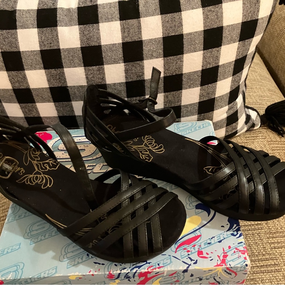 Sketchers wedge sandals - Picture 2 of 4